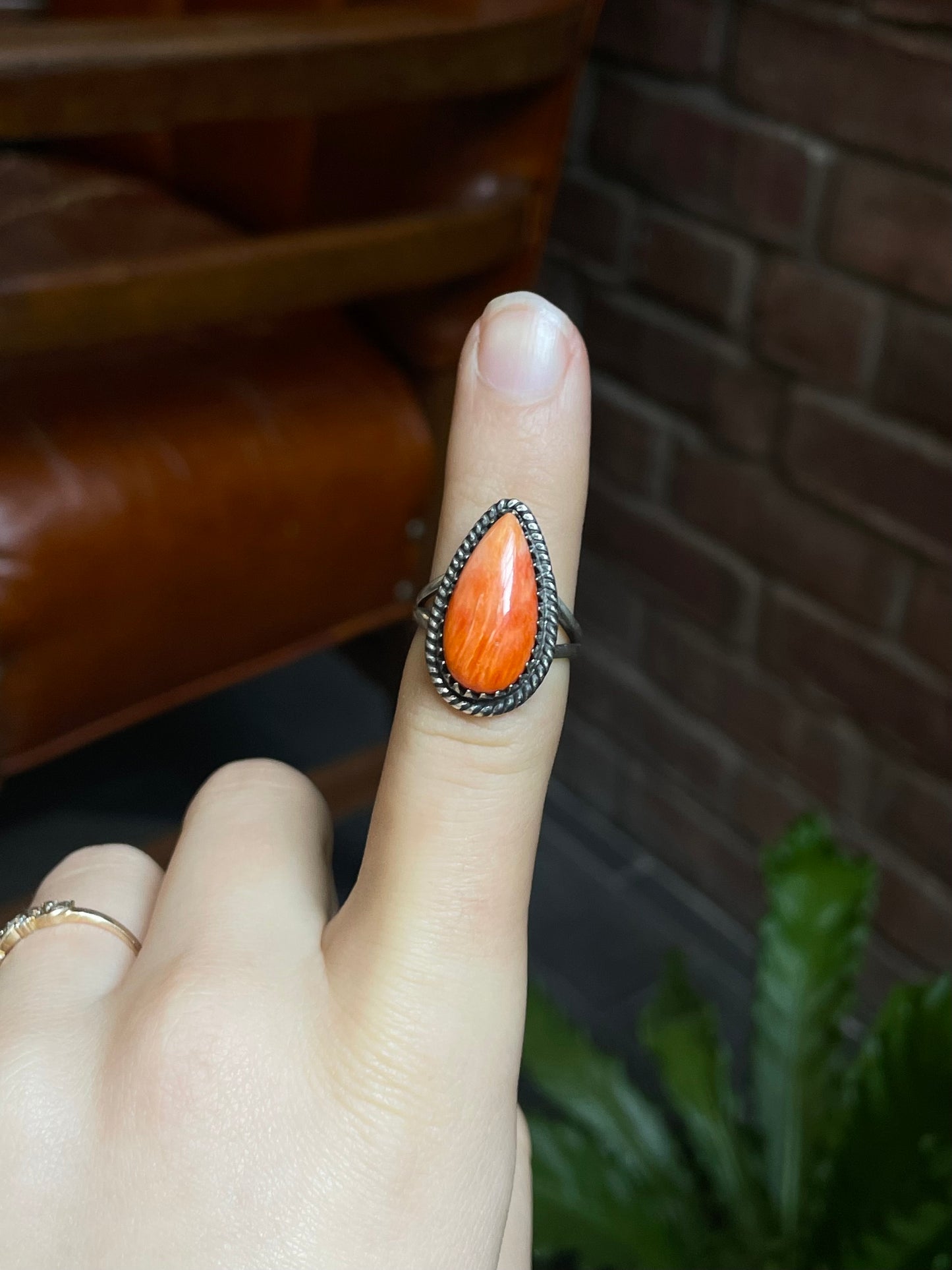 Spiny Oyster Tear Drop Ring | 925 Sterling Silver Size 7 E461