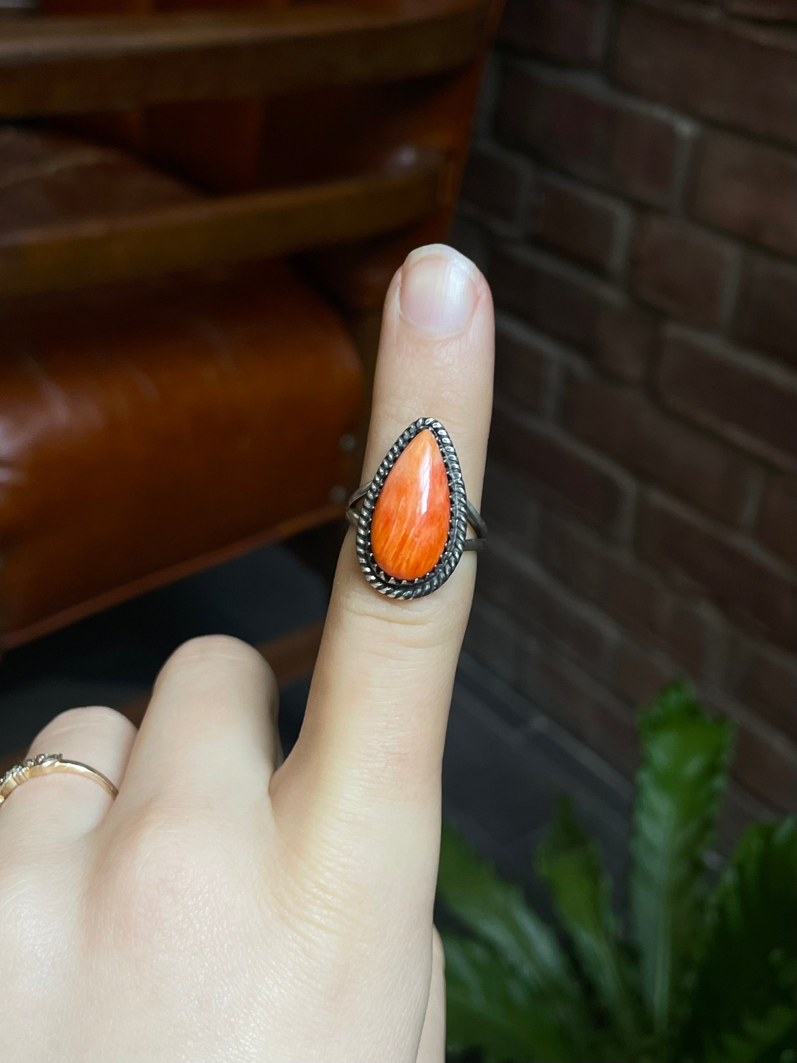 Spiny Oyster Tear Drop Ring | 925 Sterling Silver Size 7 E461