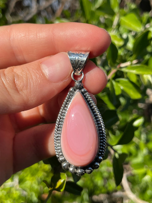 Pink Conch Teardrop Pendant | Sterling Silver 925 B703