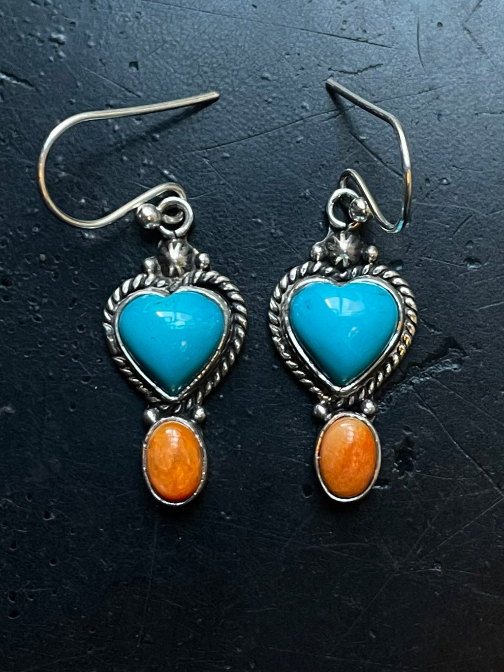 Kingman Turquoise Heart Spiny Oyster Hook Earrings | Silver E649