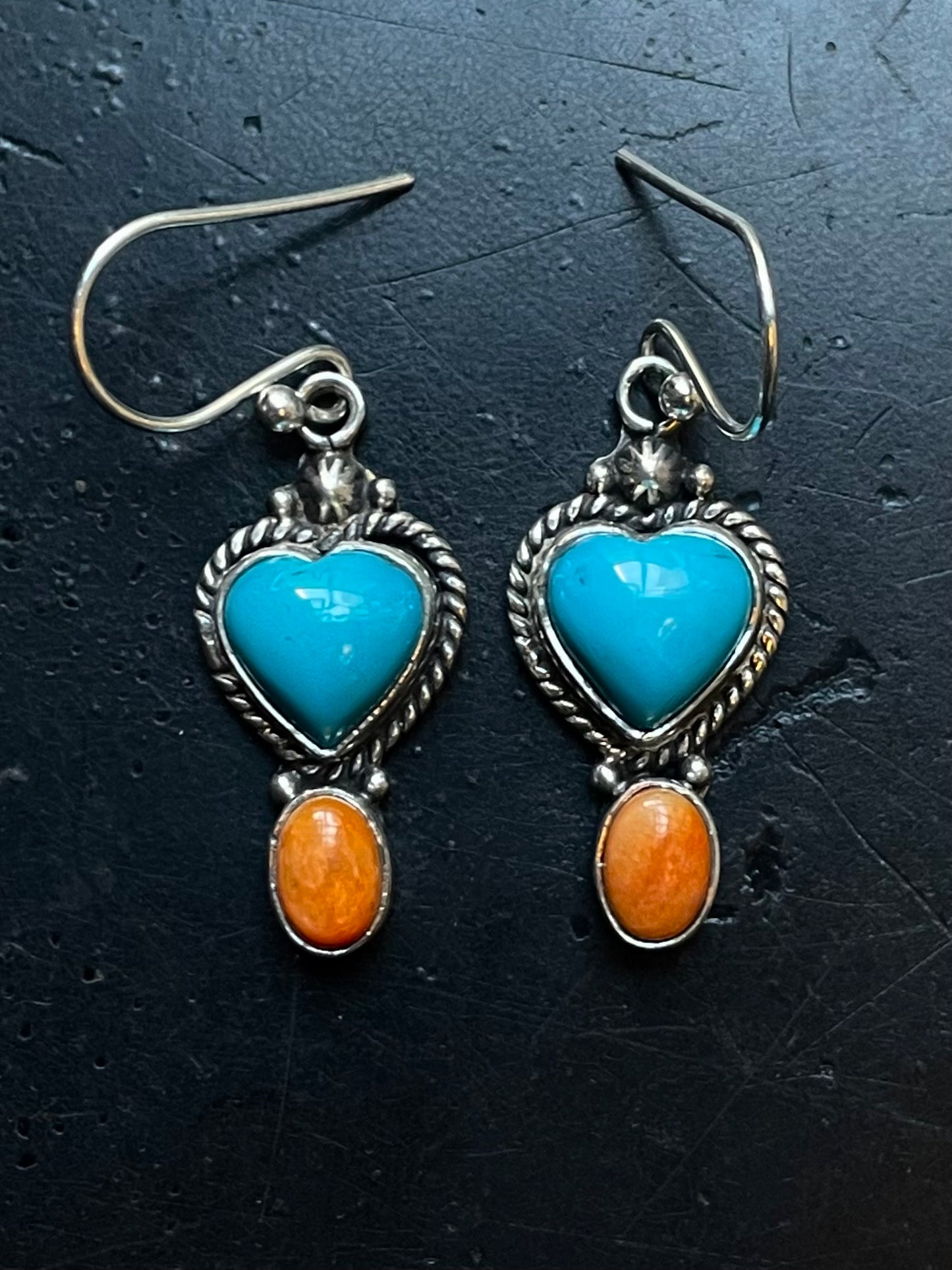 Kingman Turquoise Heart Spiny Oyster Hook Earrings | Silver E649