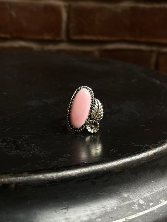 Pink Conch Oval Ring Size 9 | 925 Sterling Silver C938