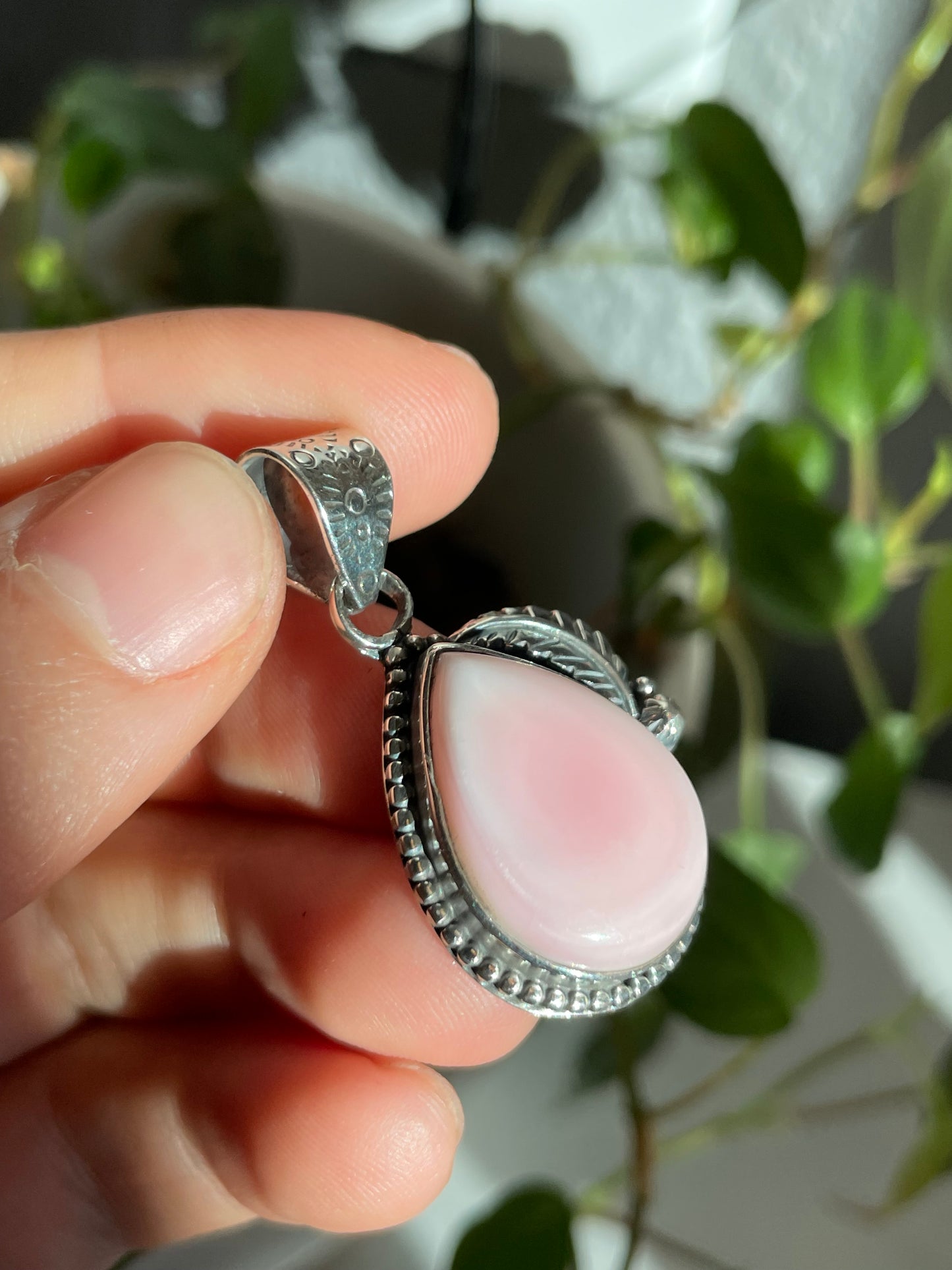 Pink Conch Teardrop Pendant | Sterling Silver 925 B817