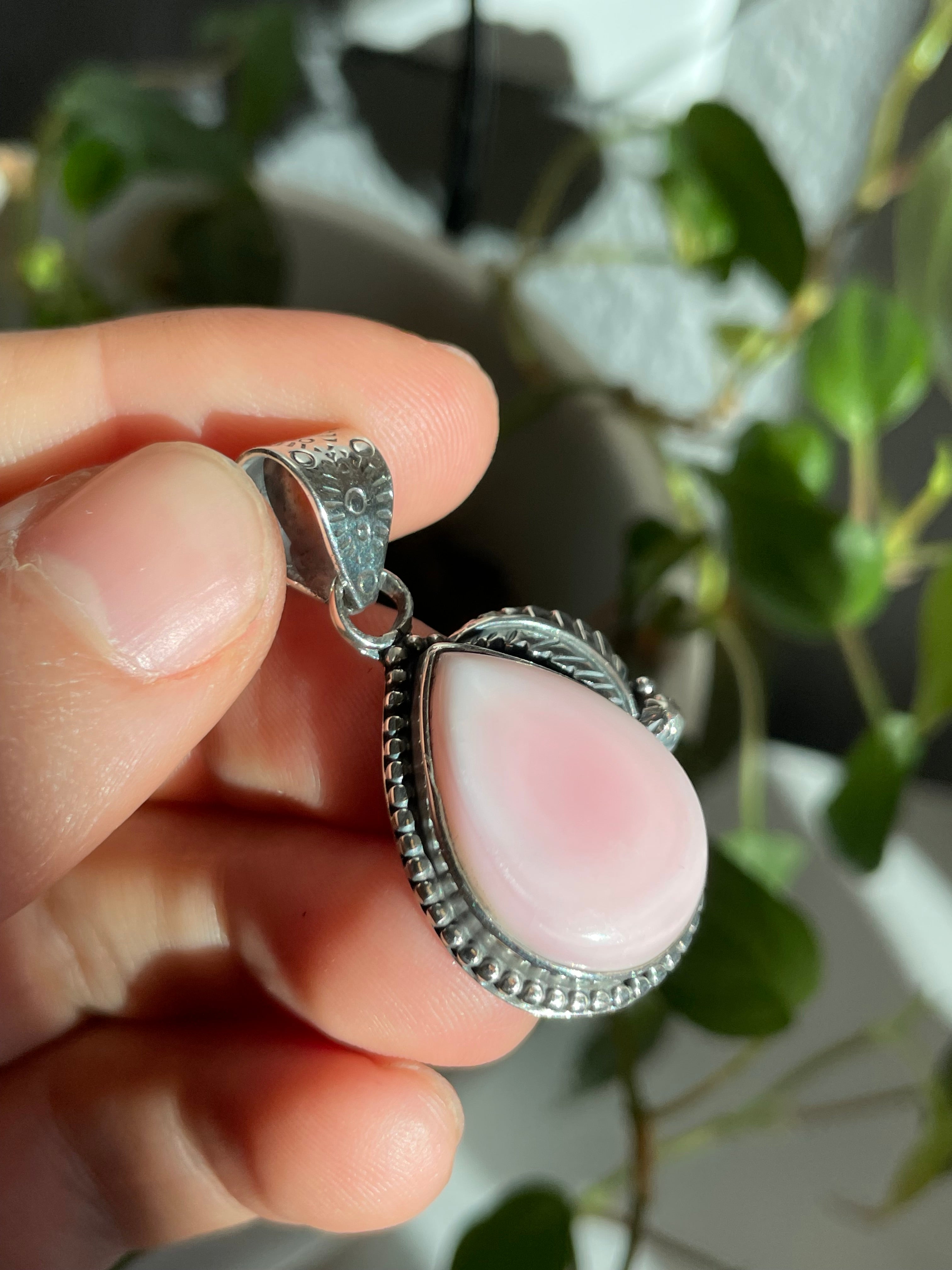 Pink Conch Teardrop Pendant | Sterling Silver 925 B817