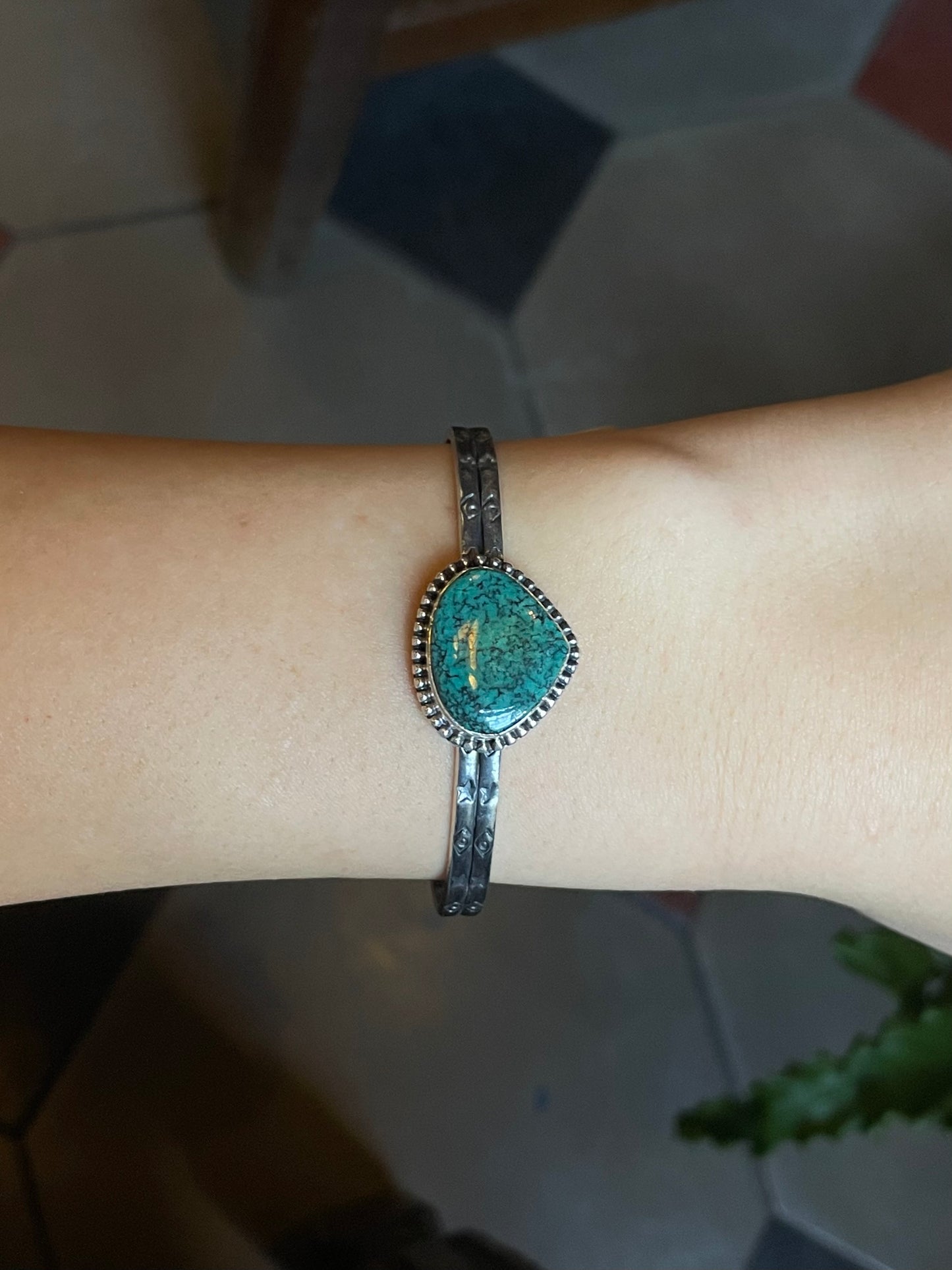 Kingman Turquoise Teardrop Cuff | 925 Sterling Silver E495