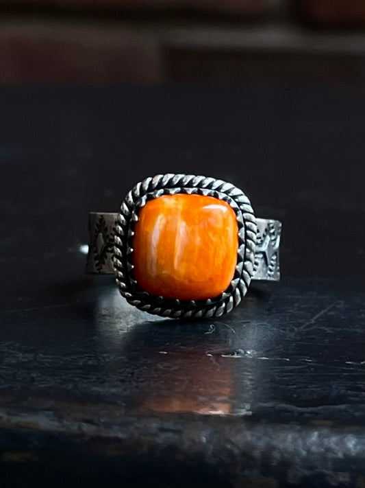 Spiny Oyster Square Stud Ring | Sterling Silver | Size 6.5 | A747