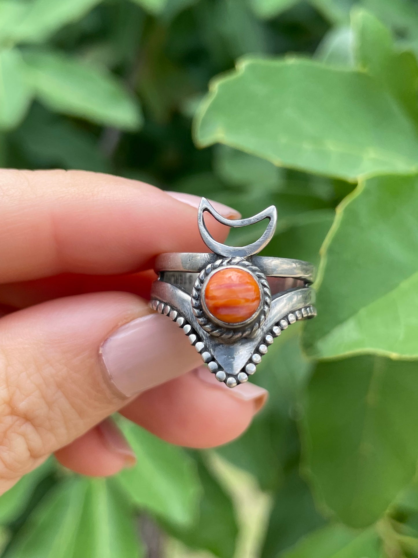 Spiny Oyster Crescent Moon Ring Size 7.5 | 925 Sterling Silver D170