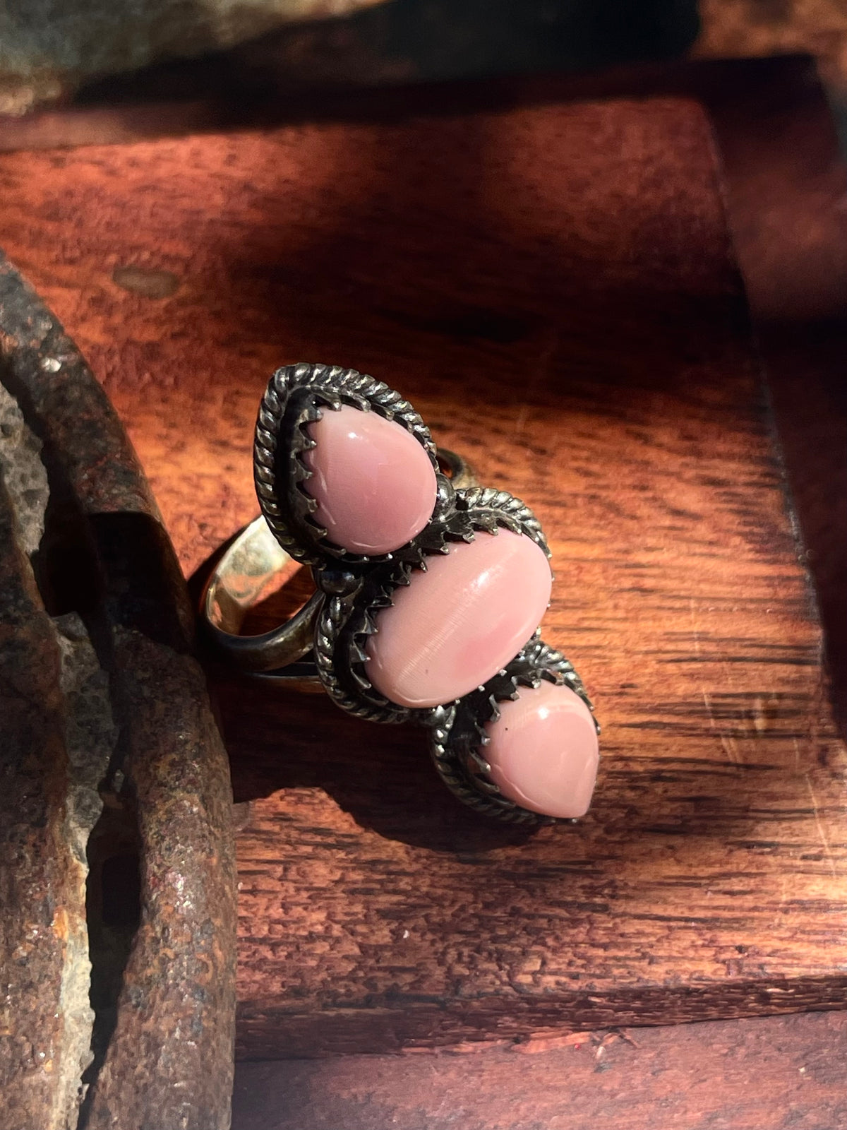 Pink Conch Triple Stone Ring | 925 Sterling Silver | Size 6 D366