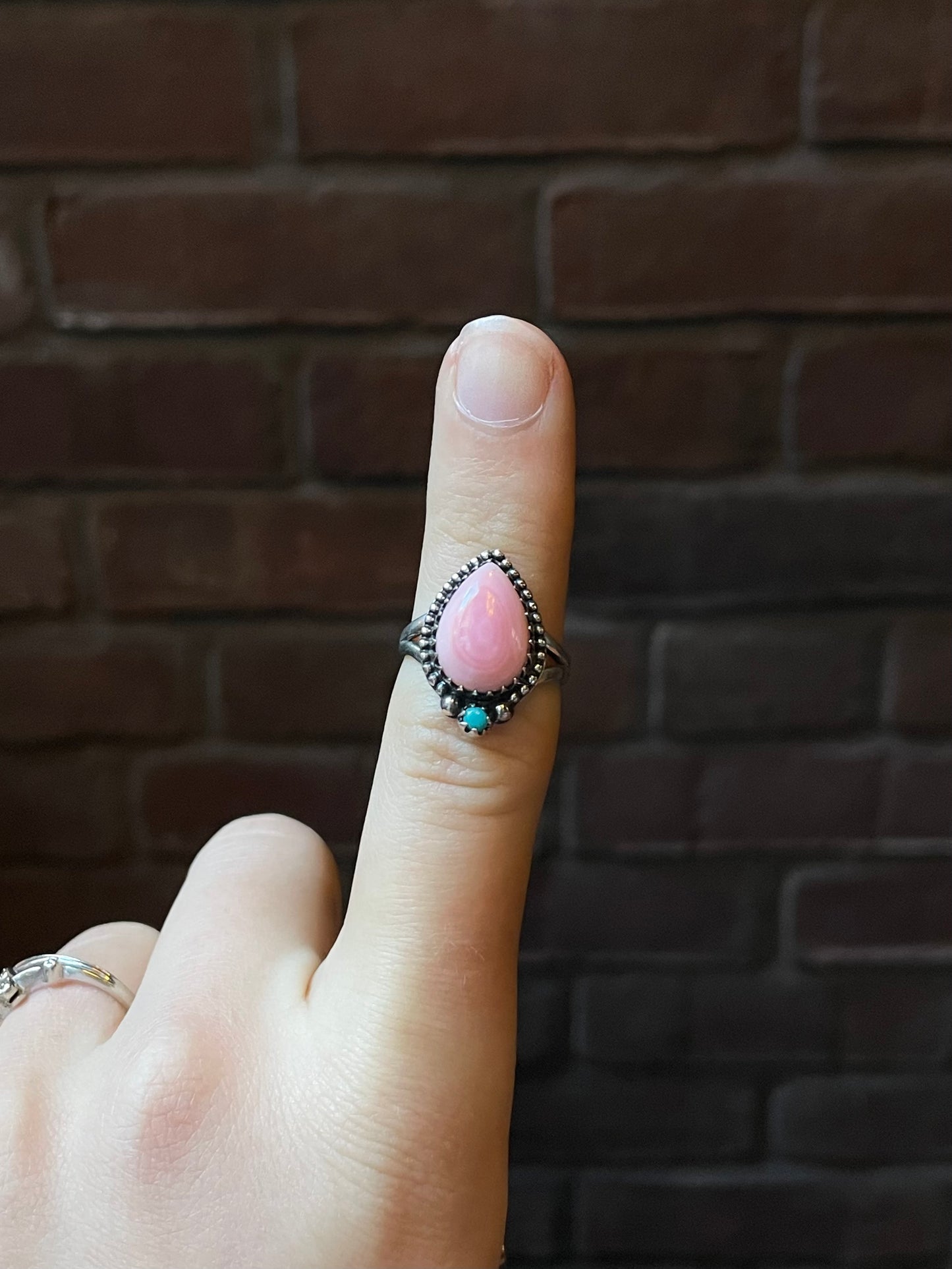 Pink Conch Oval Ring | Sterling Silver | Size 8 | A423