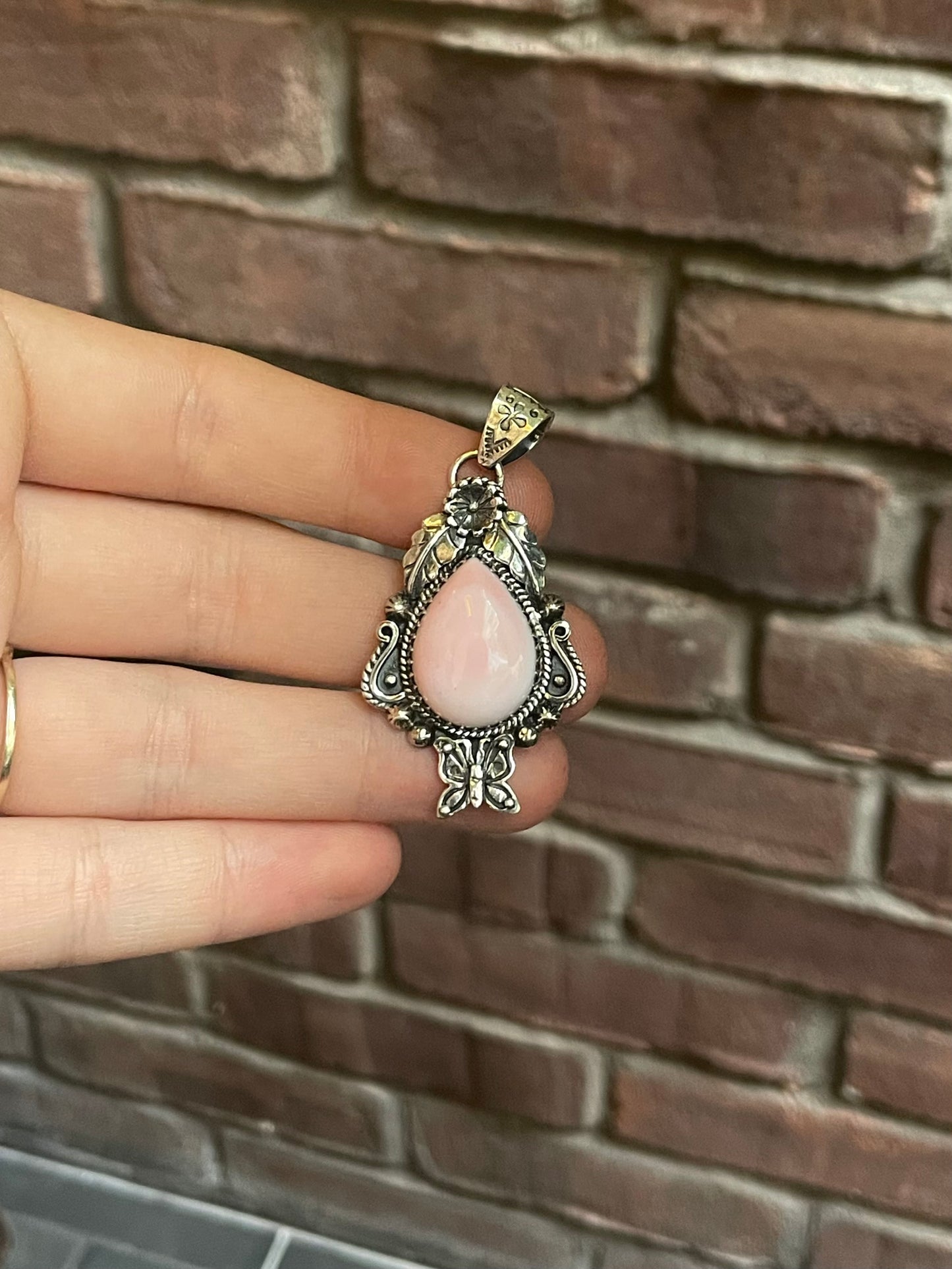 Pink Conch Pendant | 925 Sterling Silver C544