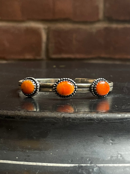 Spiny Oyster Cuff Bracelet | Three Stone Sterling Silver E695