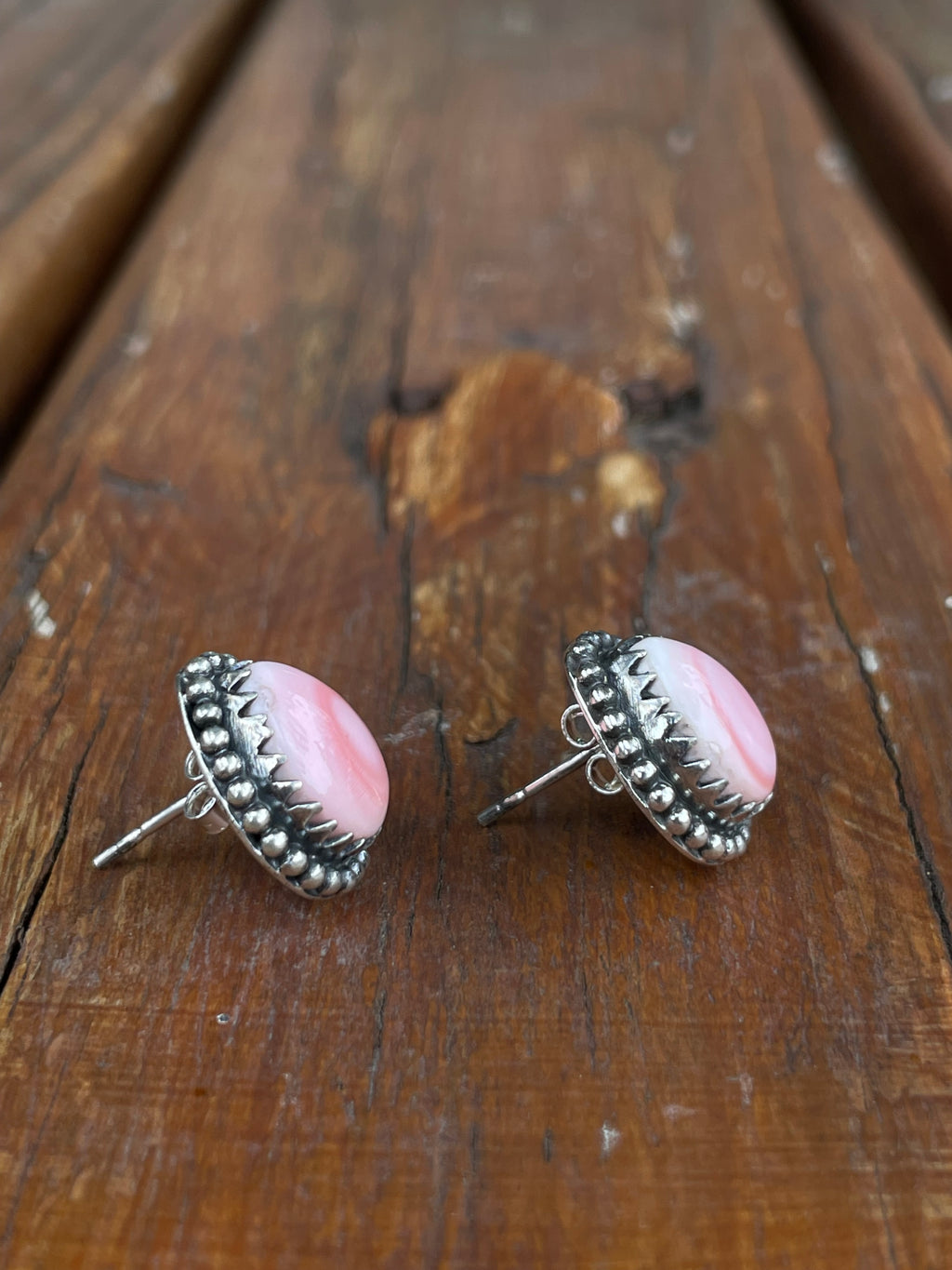 Pink Conch Tear Drop Stud Earrings | 925 Sterling Silver B964