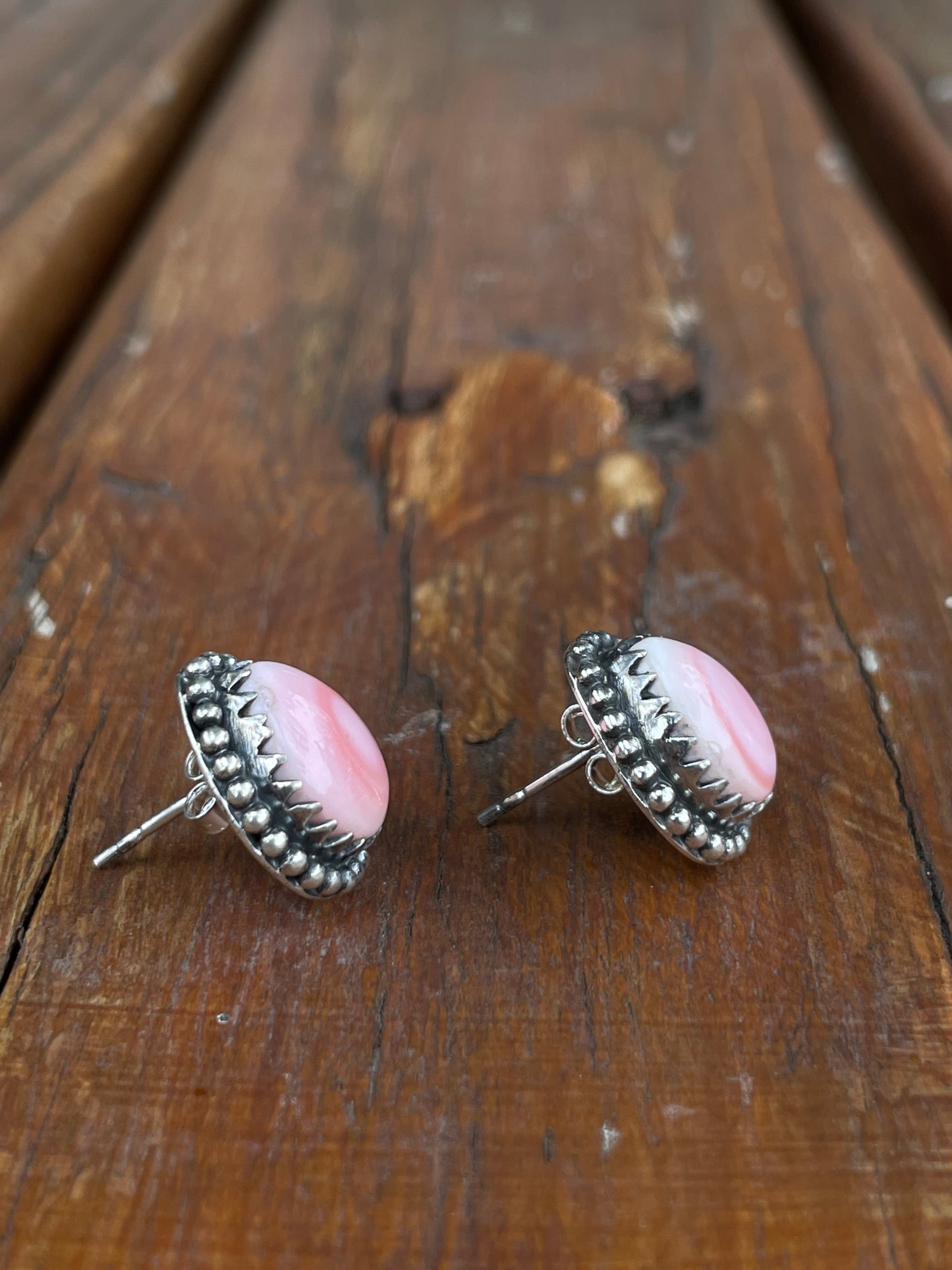 Pink Conch Tear Drop Stud Earrings | 925 Sterling Silver B964