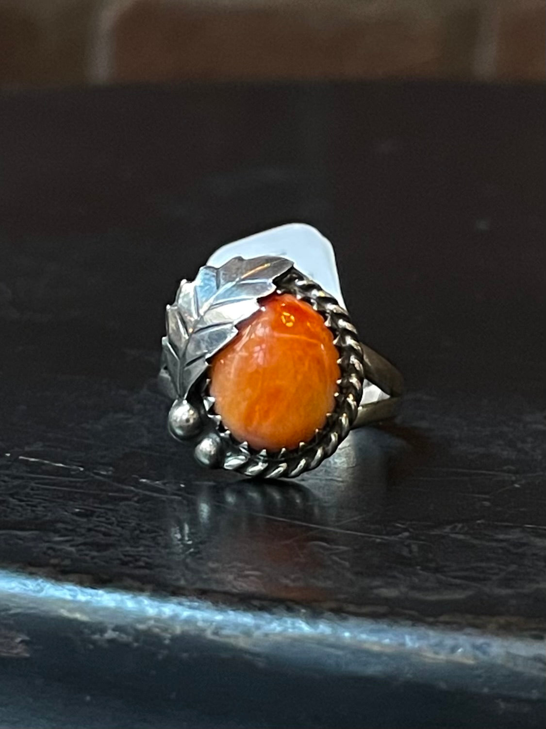 Spiny Oyster Oval Leaf Ring | Sterling Silver | Size 7 | A279
