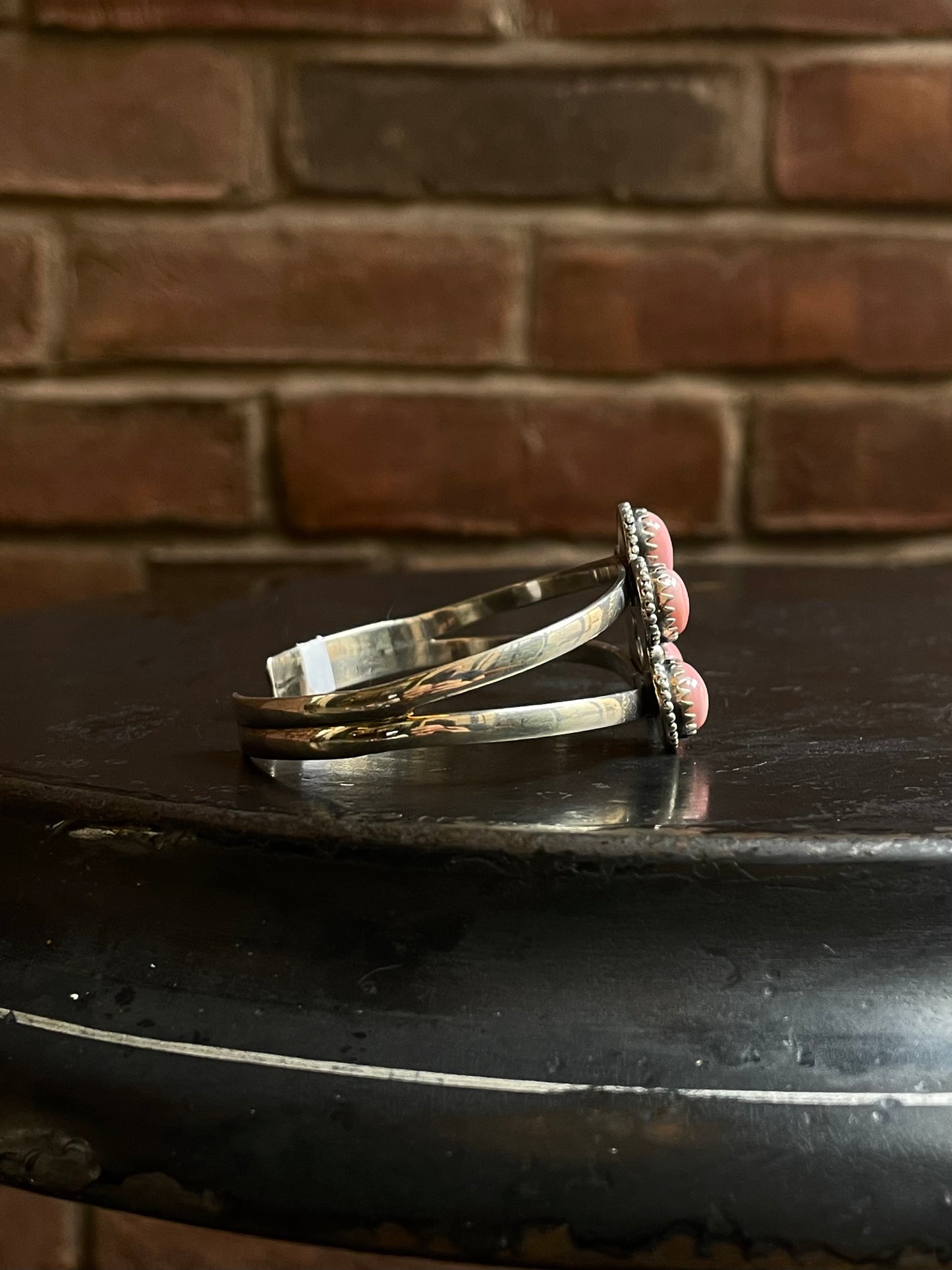 Pink Conch Naja Cuff | 925 Silver E536
