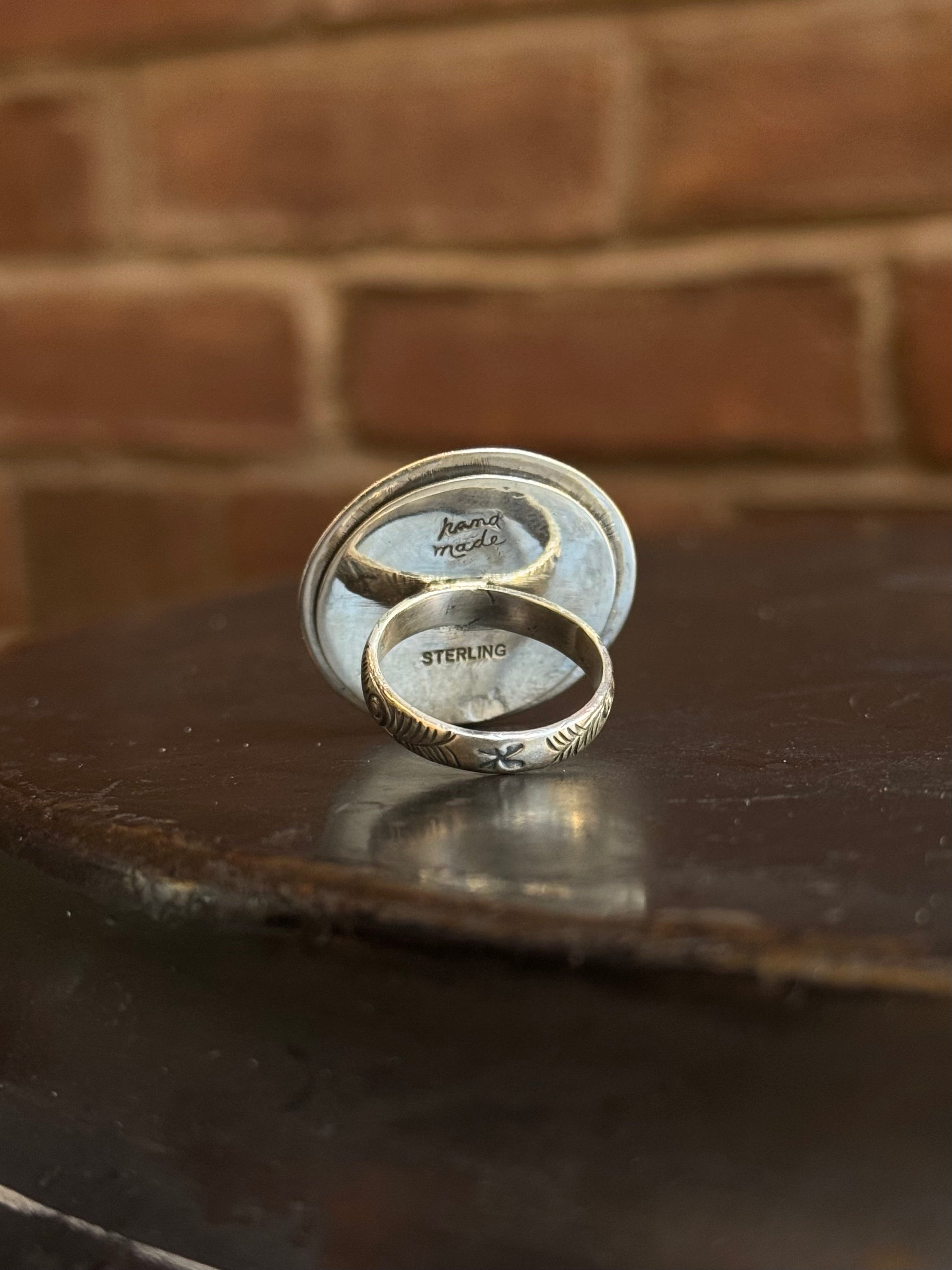 Spiny Oyster Circle Ring | Sterling Silver | Size 7 | A691
