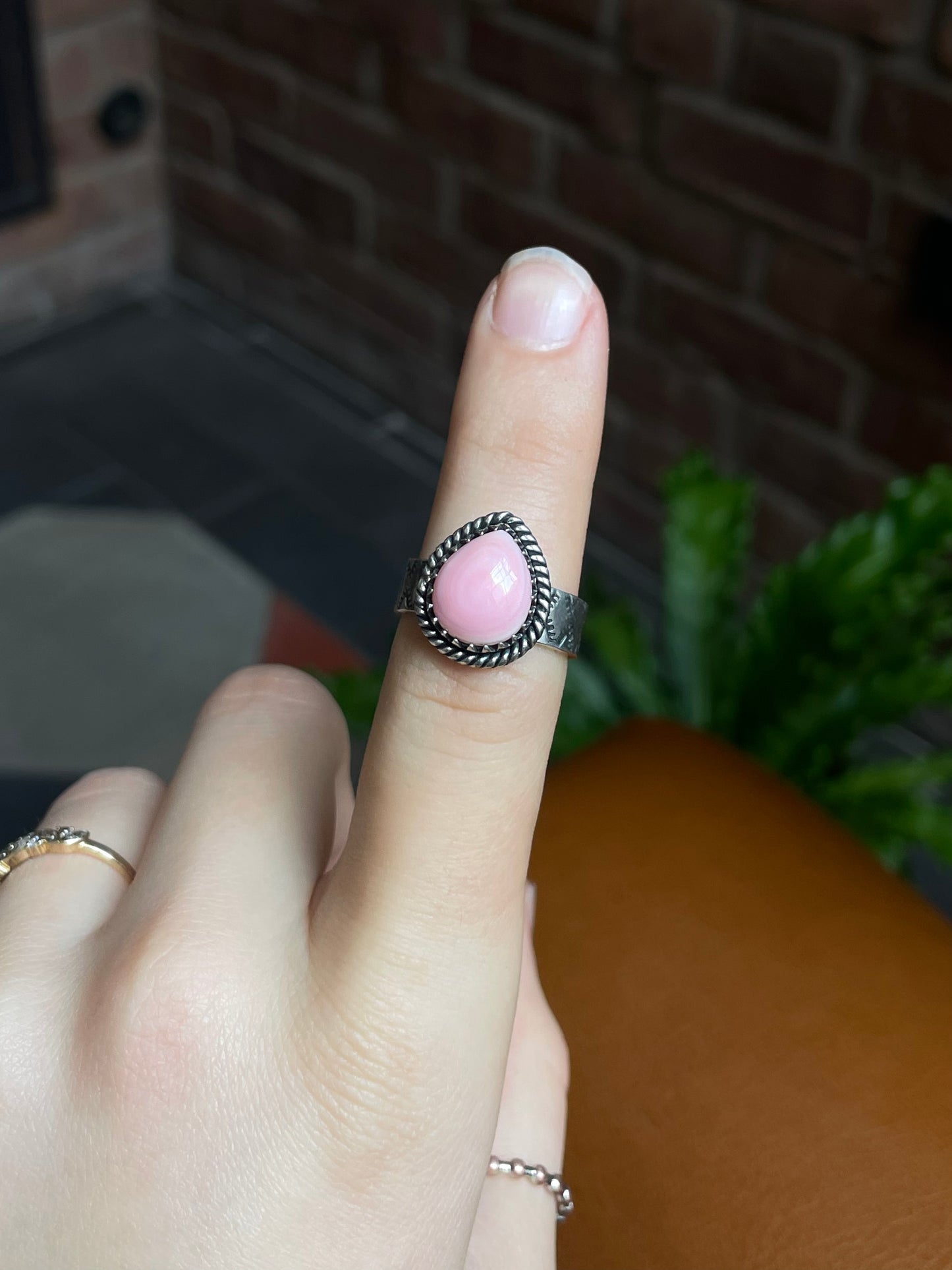 Pink Conch Tear Drop Ring | 925 Sterling Silver Size 8 E436