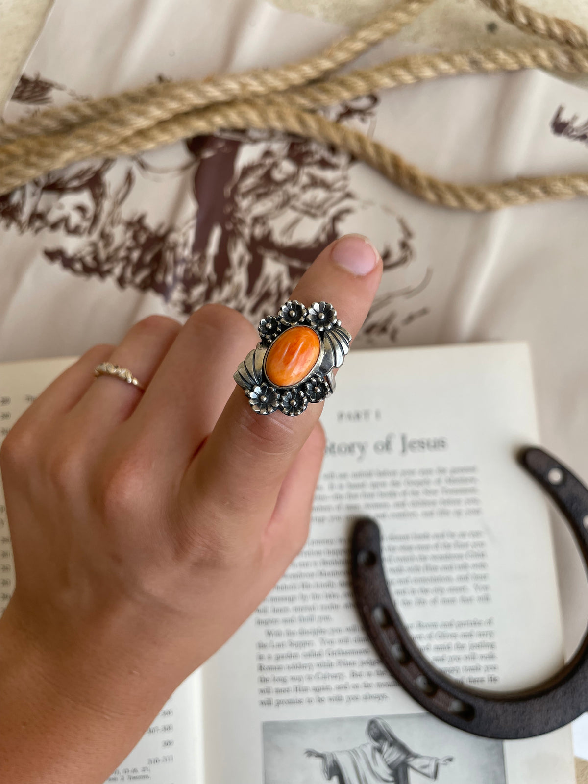 Spiny Oyster Floral Ring Size 7.5 | 925 Sterling Silver G800