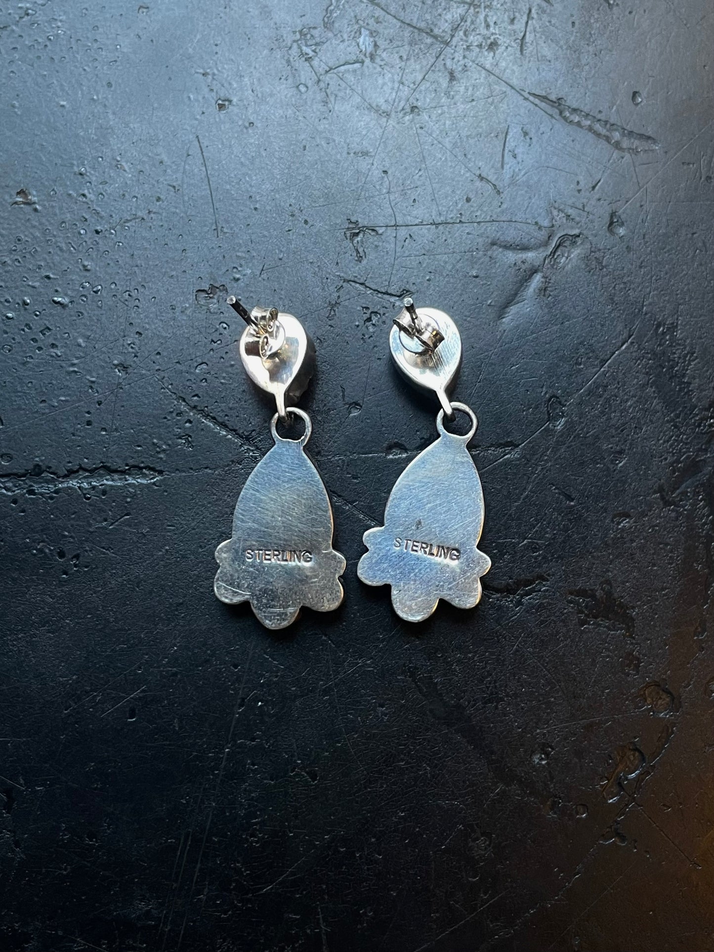 Pink Conch Kingman Turquoise Earrings | Teardrop Cluster Stud E670