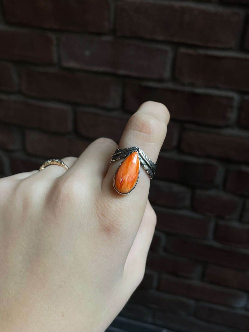Spiny Oyster Feather Ring Size 9 | 925 Sterling Silver C929