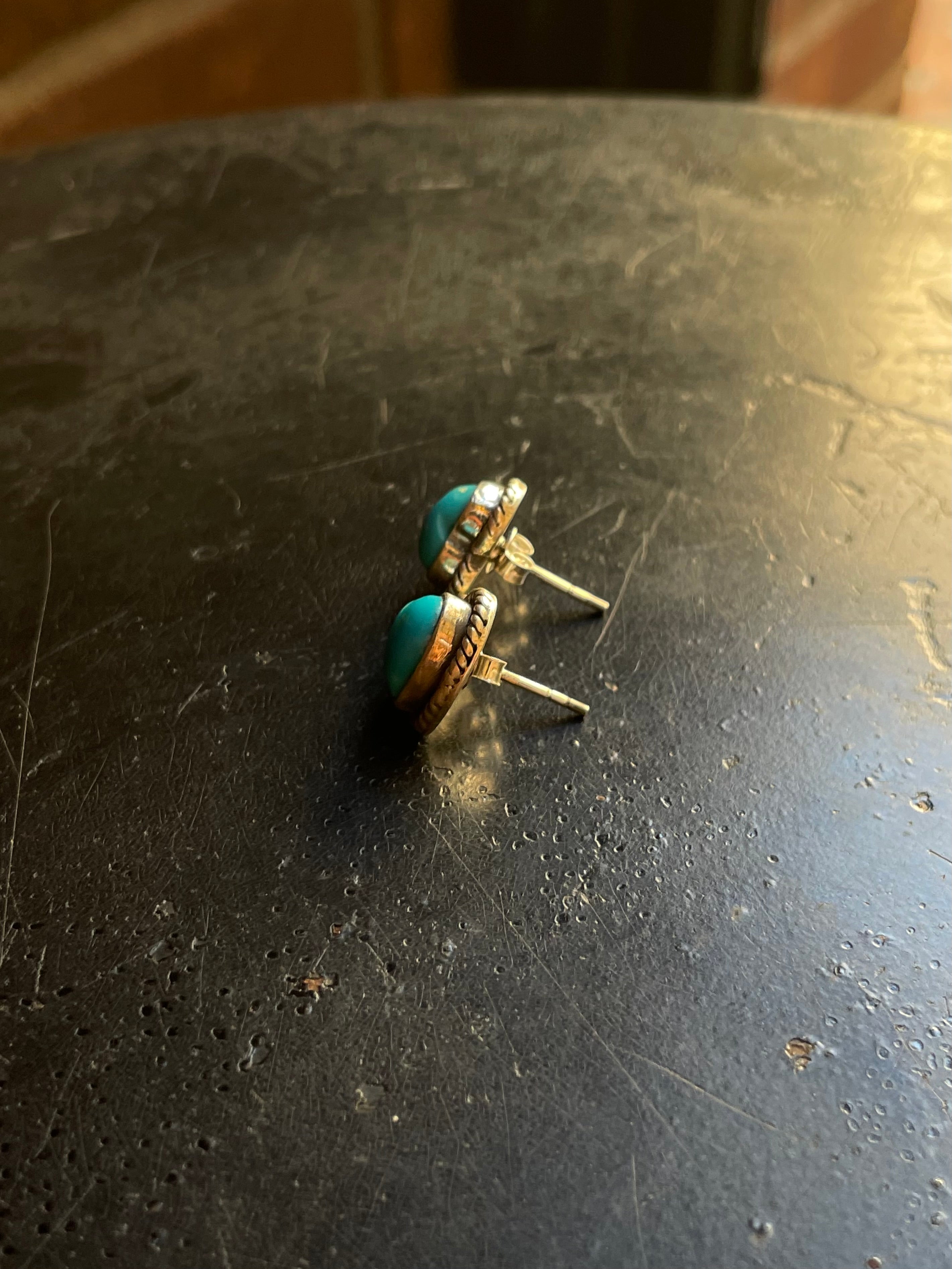 Kingman Turquoise Heart Stud Earrings | 925 Sterling Silver G668