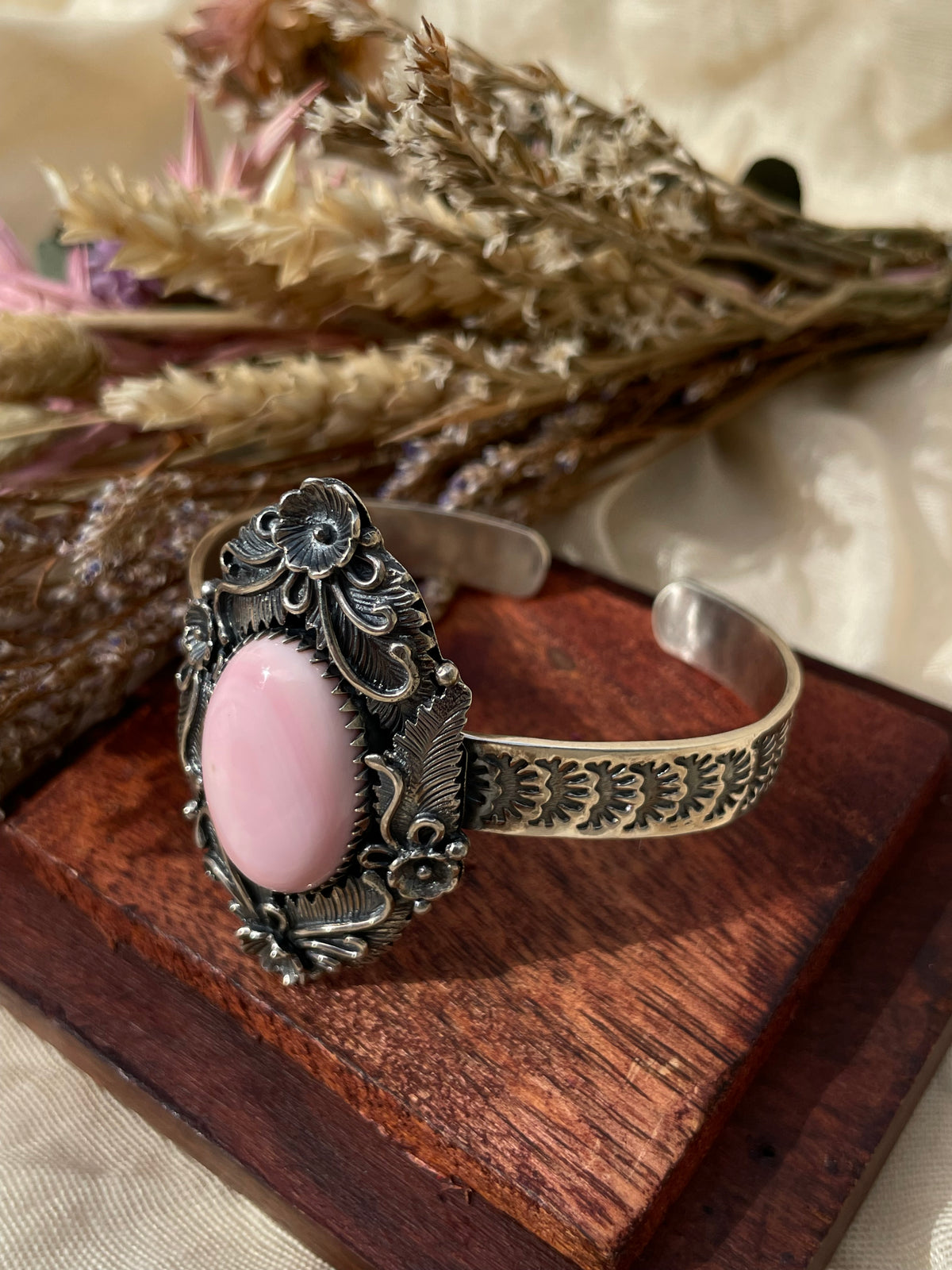 Pink Conch Floral Cuff Bracelet | 925 Sterling Silver D285
