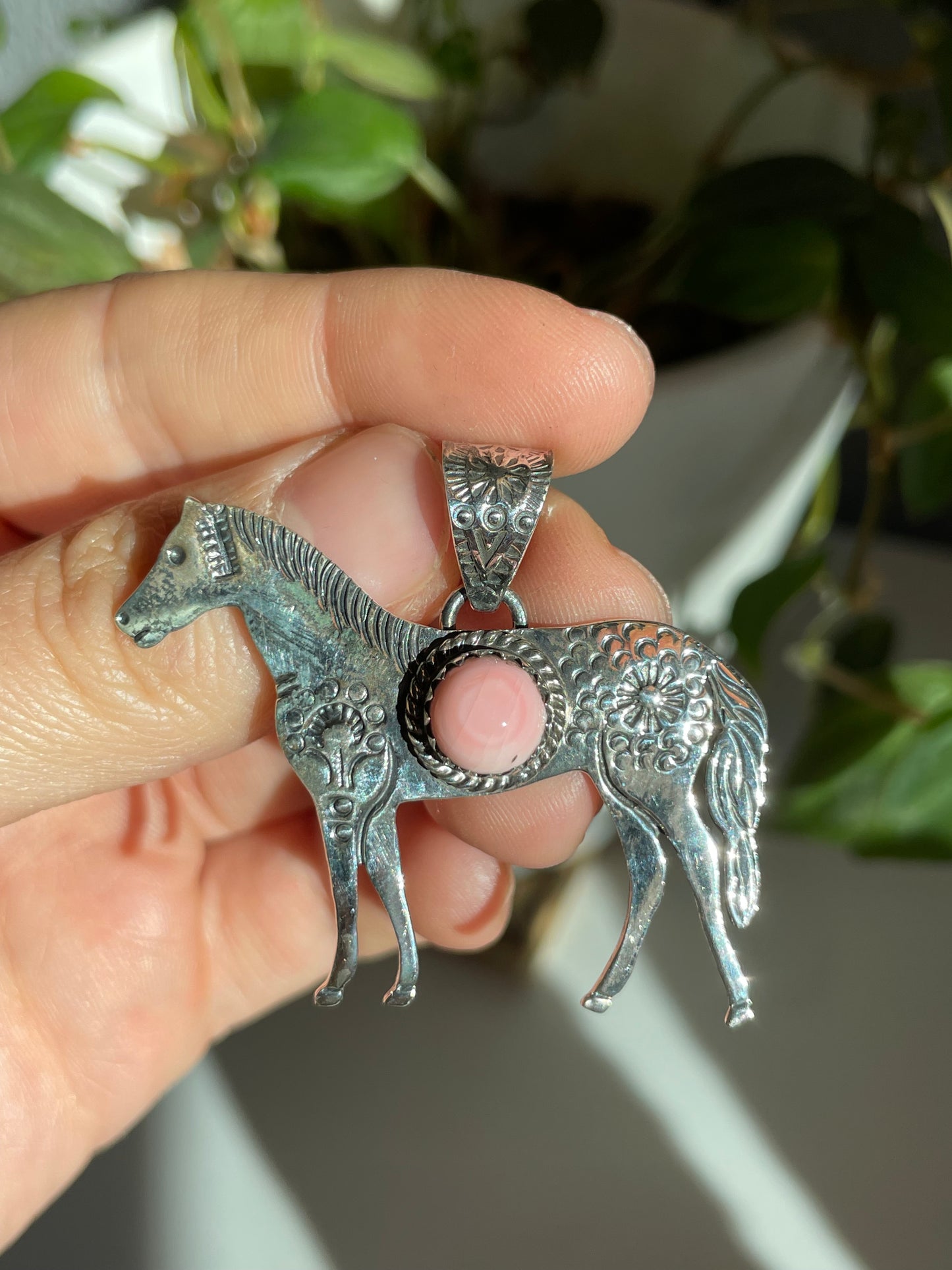 Pink Conch Horse Pendant | Sterling Silver 925 B792