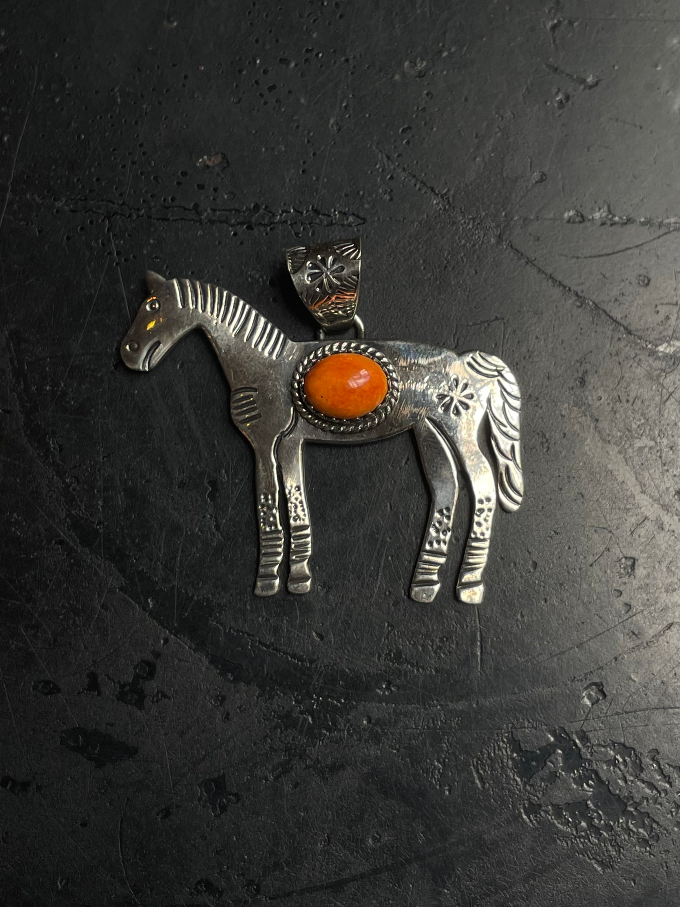 Spiny Oyster Horse Pendant | 925 Sterling Silver E268