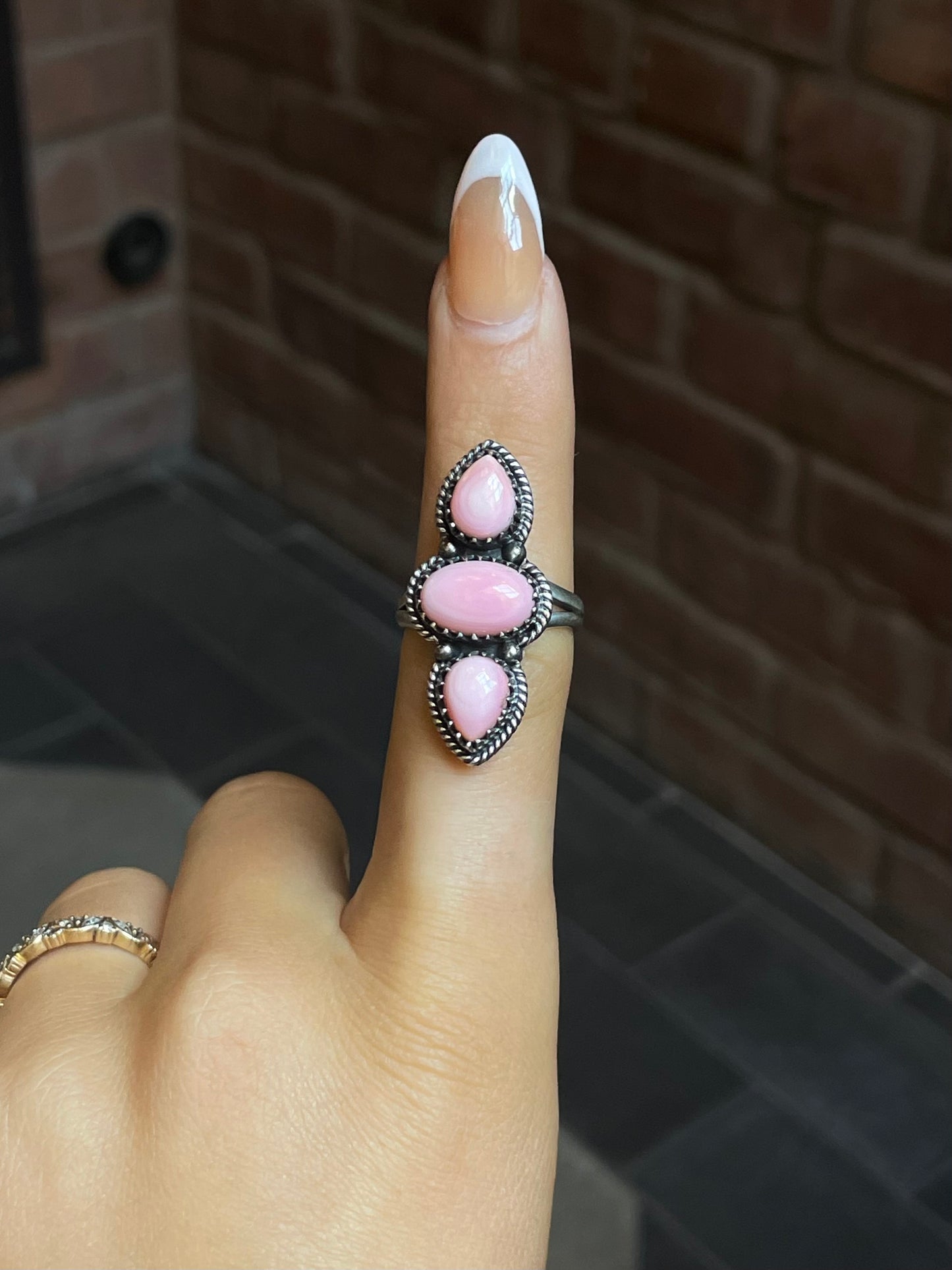 Pink Conch Three Stone Ring | Sterling Silver | Size 7 | A412