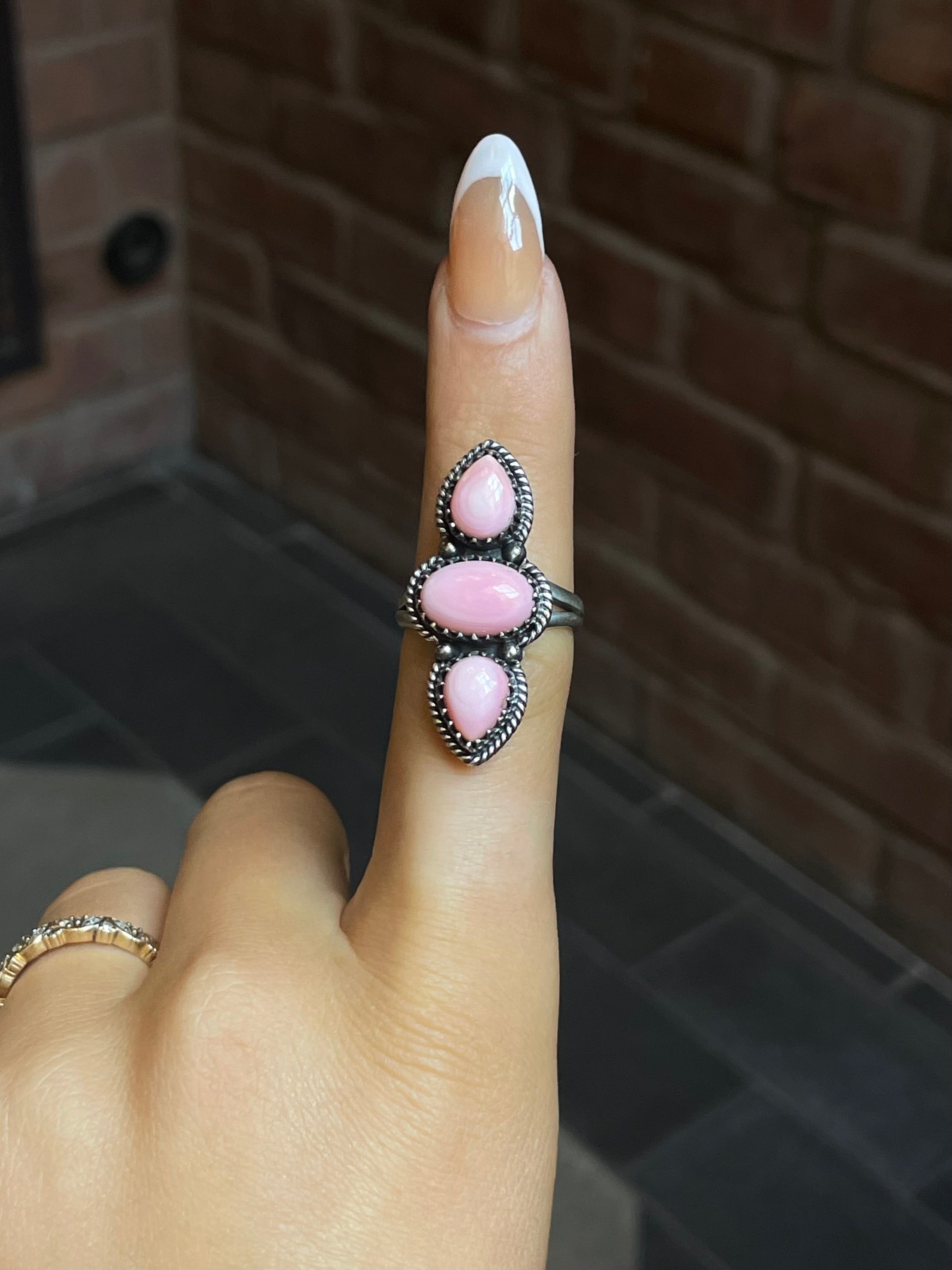 Pink Conch Three Stone Ring | Sterling Silver | Size 7 | A412