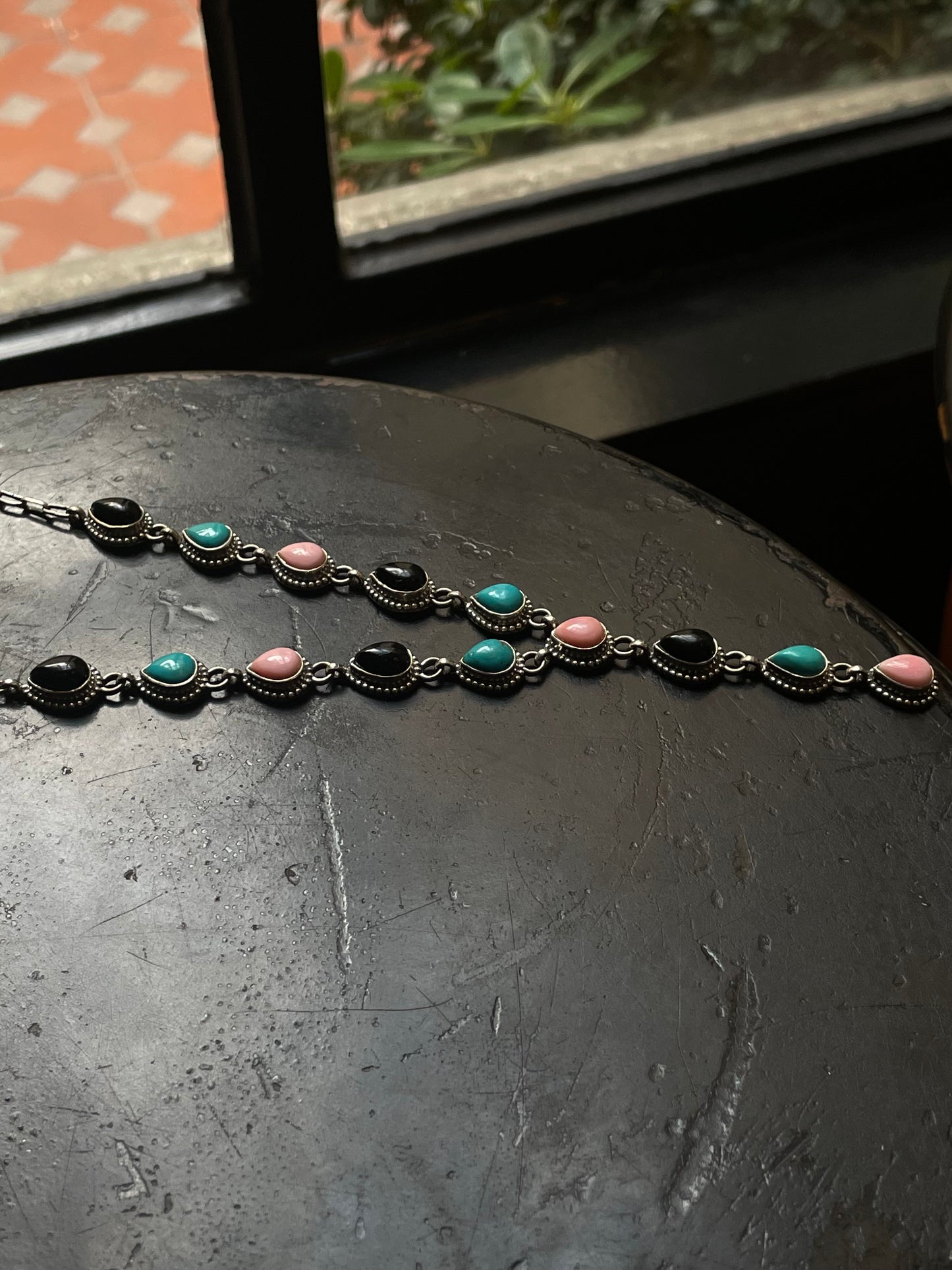 Pink Conch Turquoise & Black Onyx Lariat Necklace | Silver G414