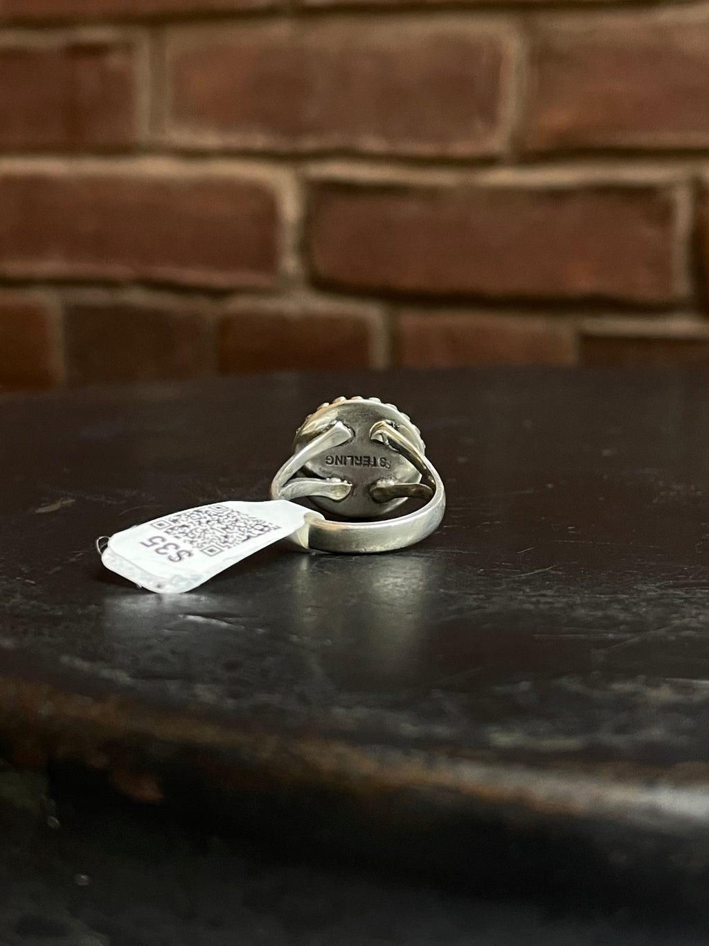 Spiny Oyster Round Ring | Sterling Silver | Size 7 | A483