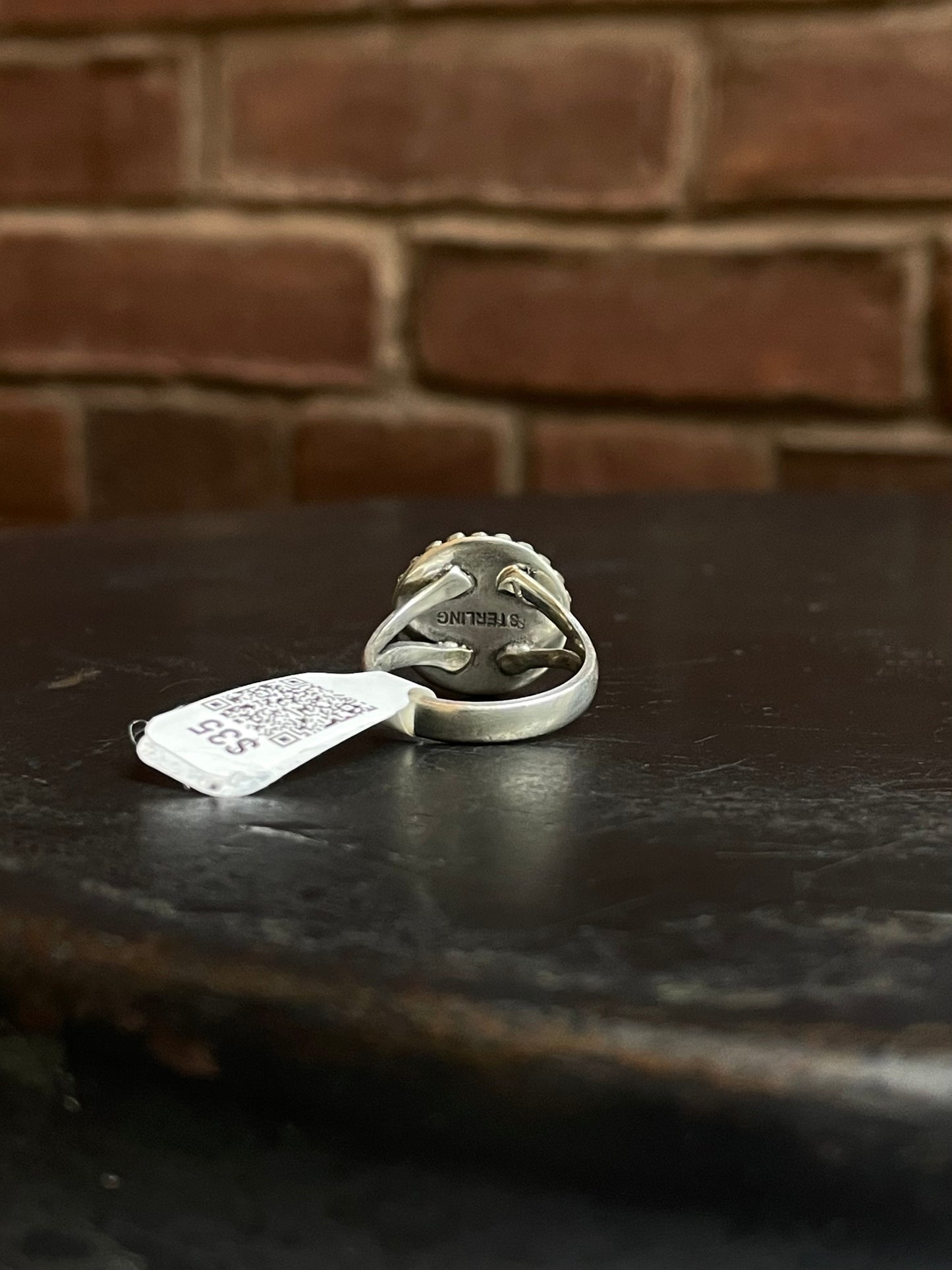 Spiny Oyster Round Ring | Sterling Silver | Size 7 | A483