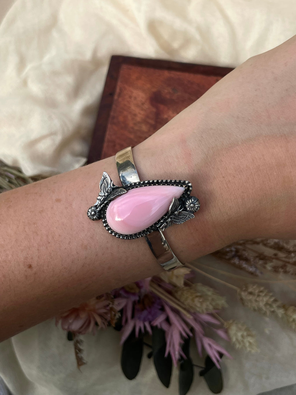 Pink Conch Butterfly Cuff Bracelet | 925 Sterling Silver D280