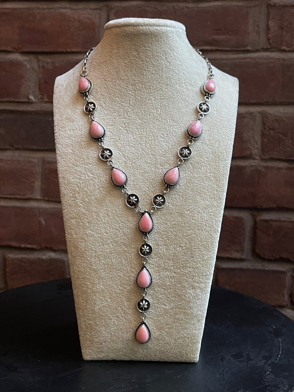 Pink Conch Tear Drop Necklace | 925 Sterling Silver E368