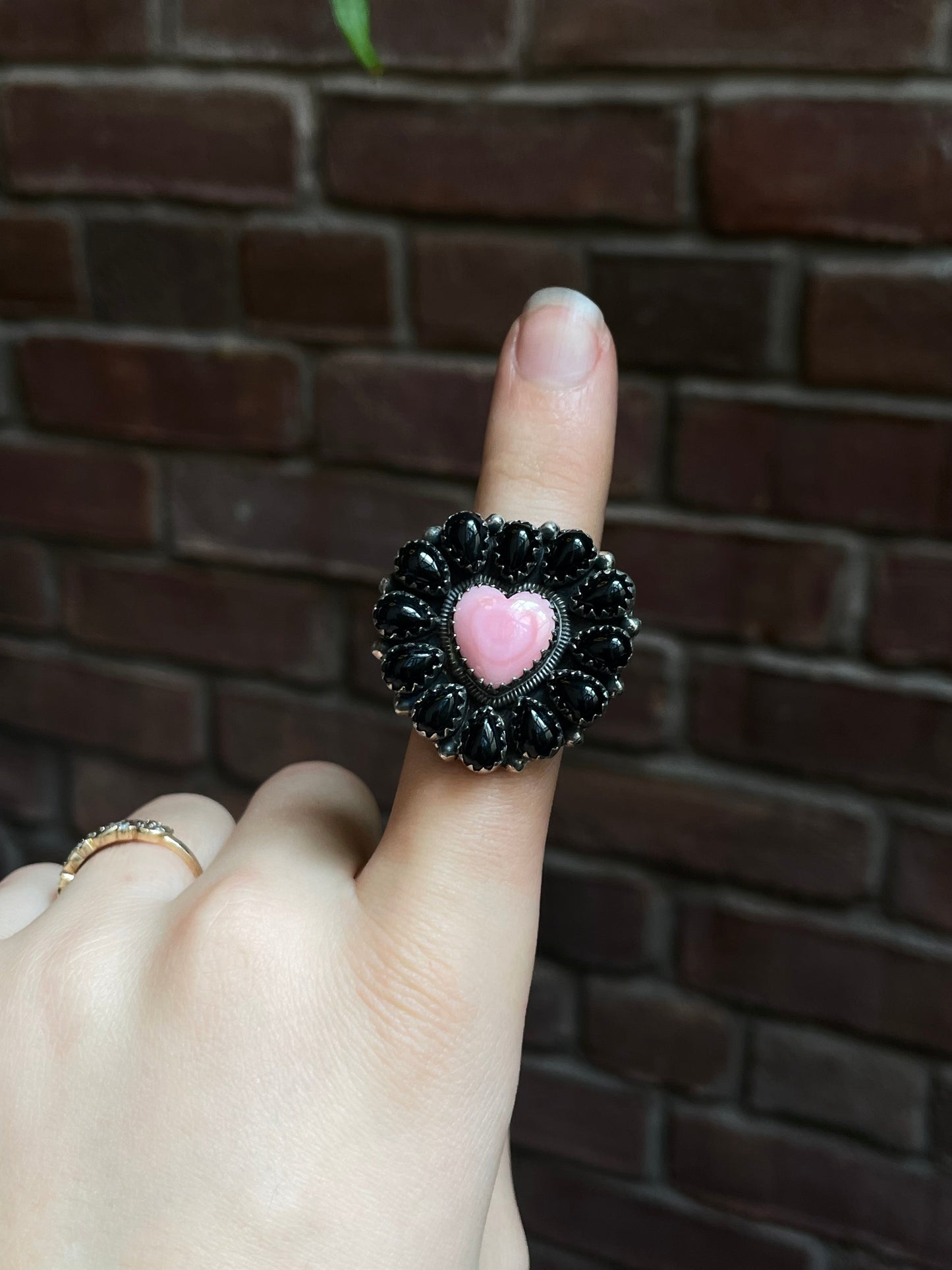 Pink Conch & Black Onyx Cluster Ring | 925 Sterling Silver | Size 9 E310