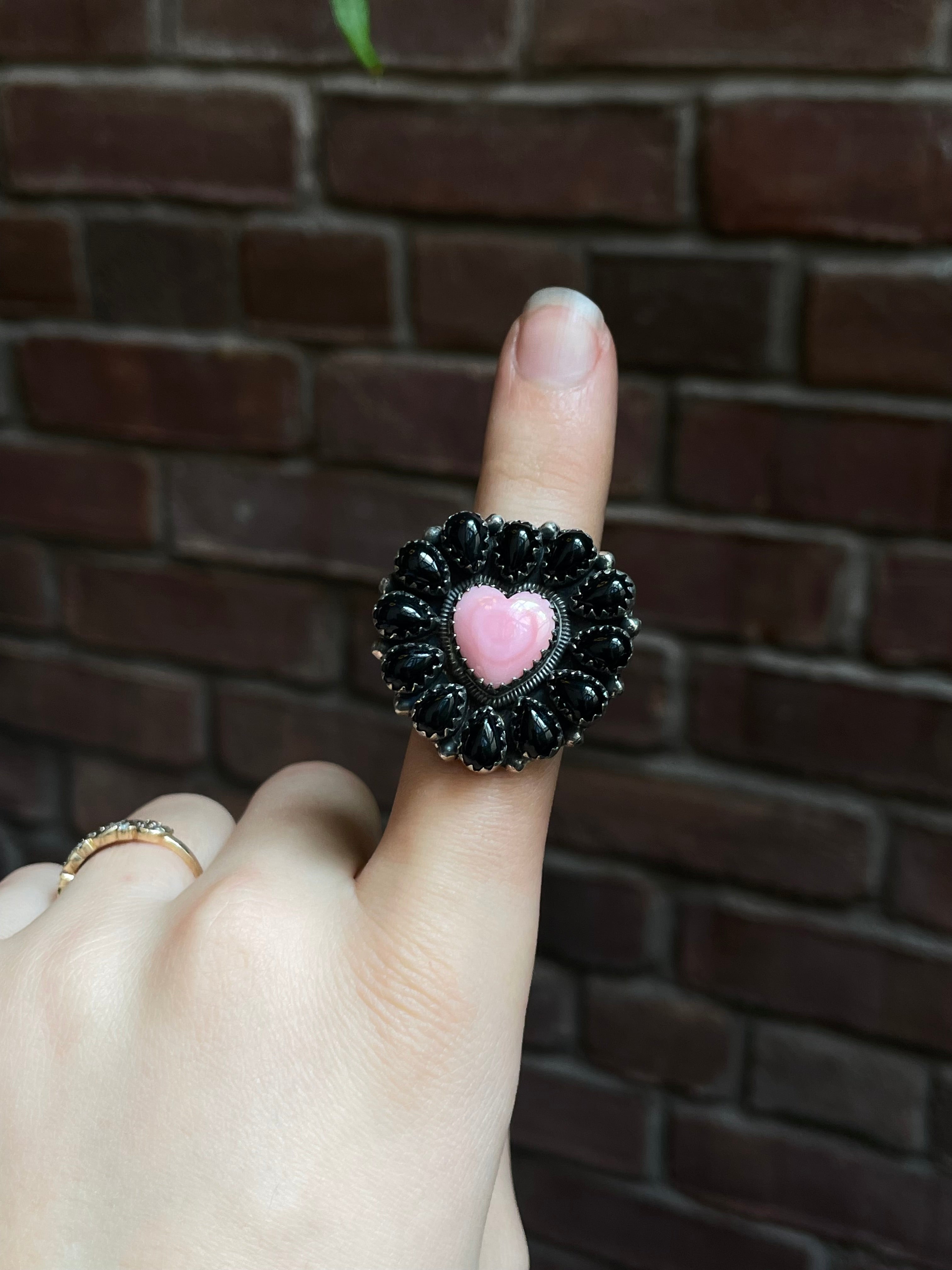 Pink Conch & Black Onyx Cluster Ring | 925 Sterling Silver | Size 9 E310