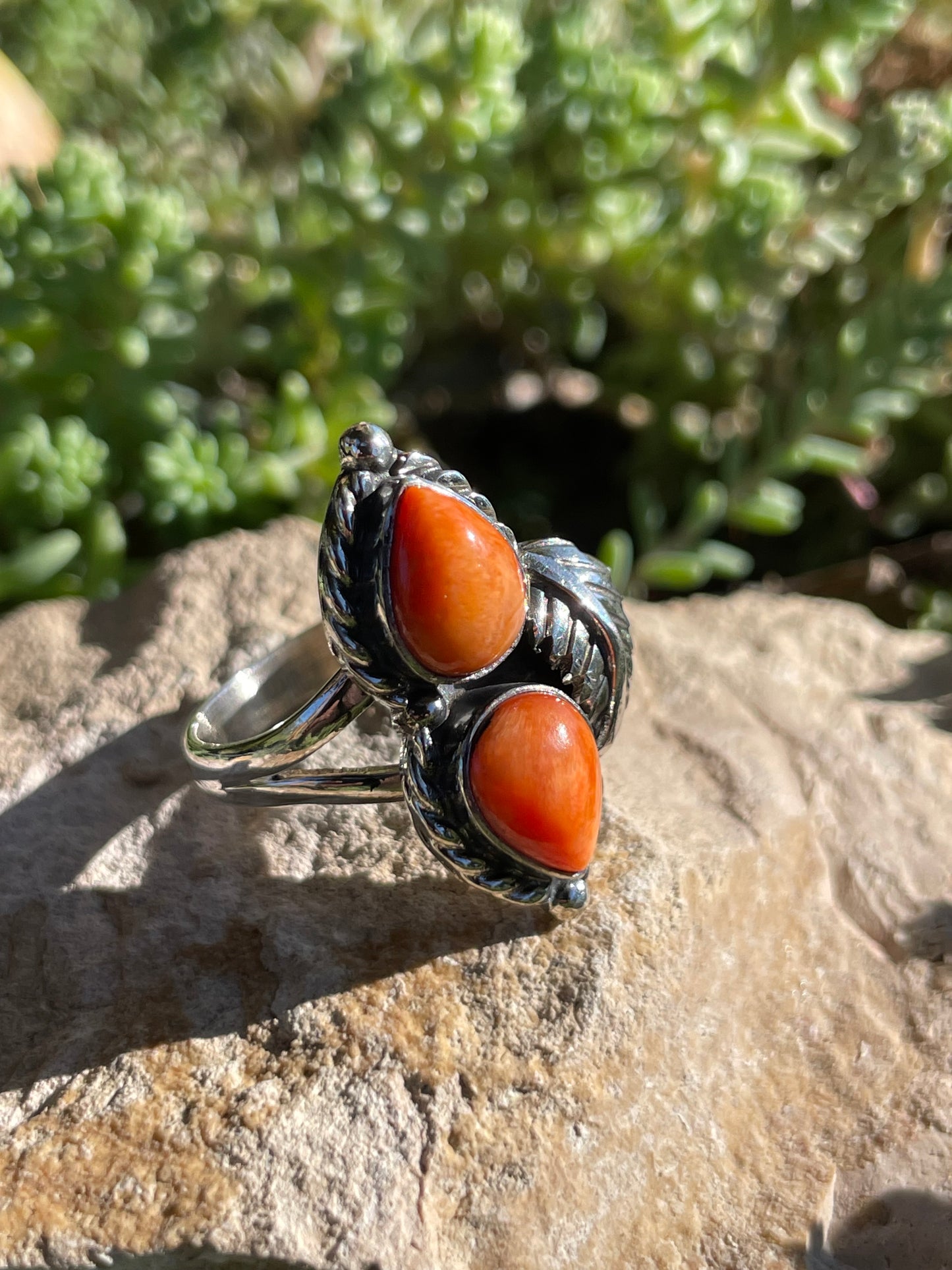 Spiny Oyster Feather Ring Size 9 | 925 Sterling Silver B679