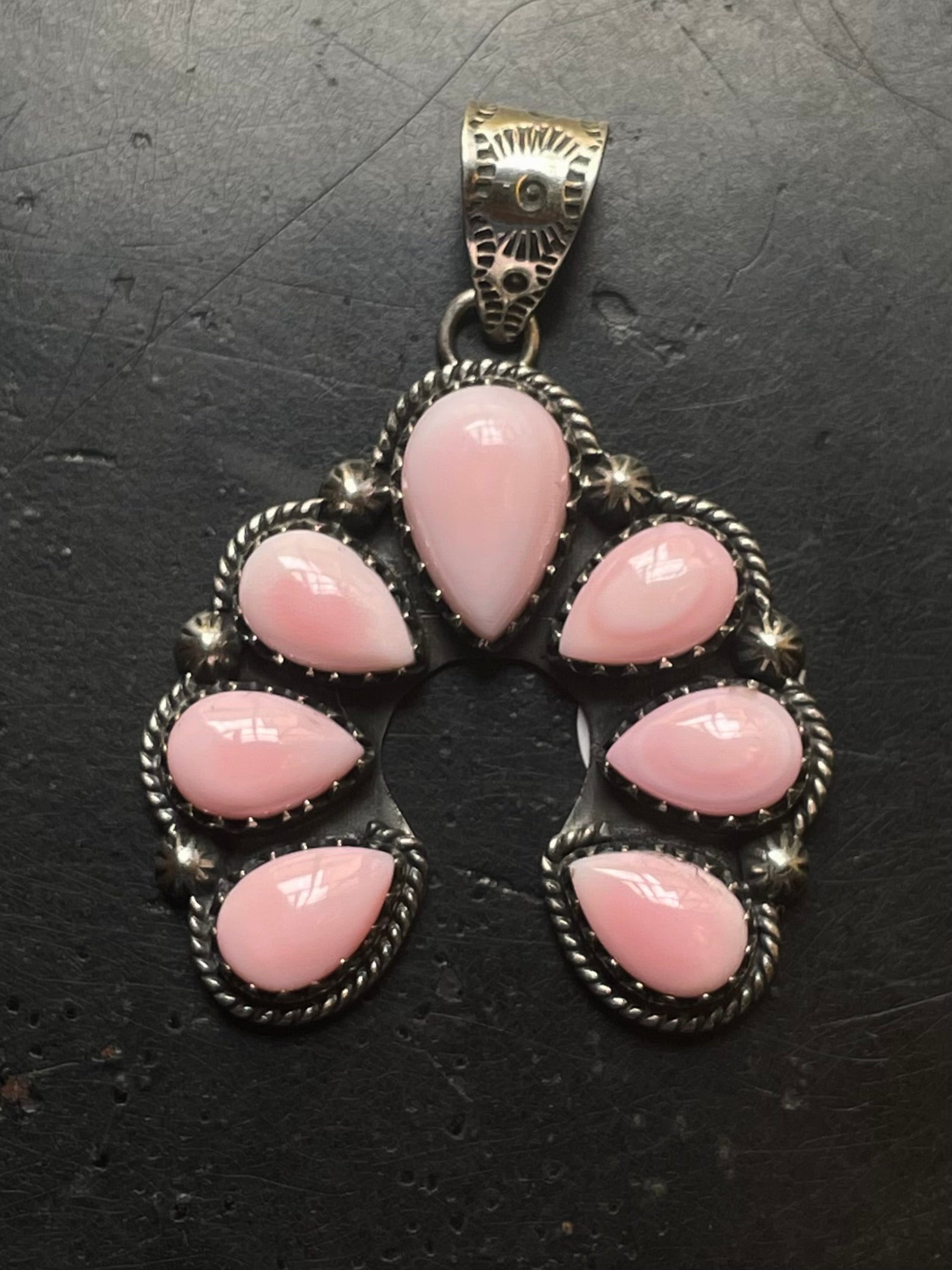 Pink Conch Naja Pendant | Sterling Silver E721