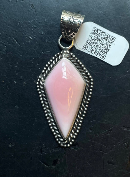Triangle Pink Conch Pendant | Sterling Silver | A620